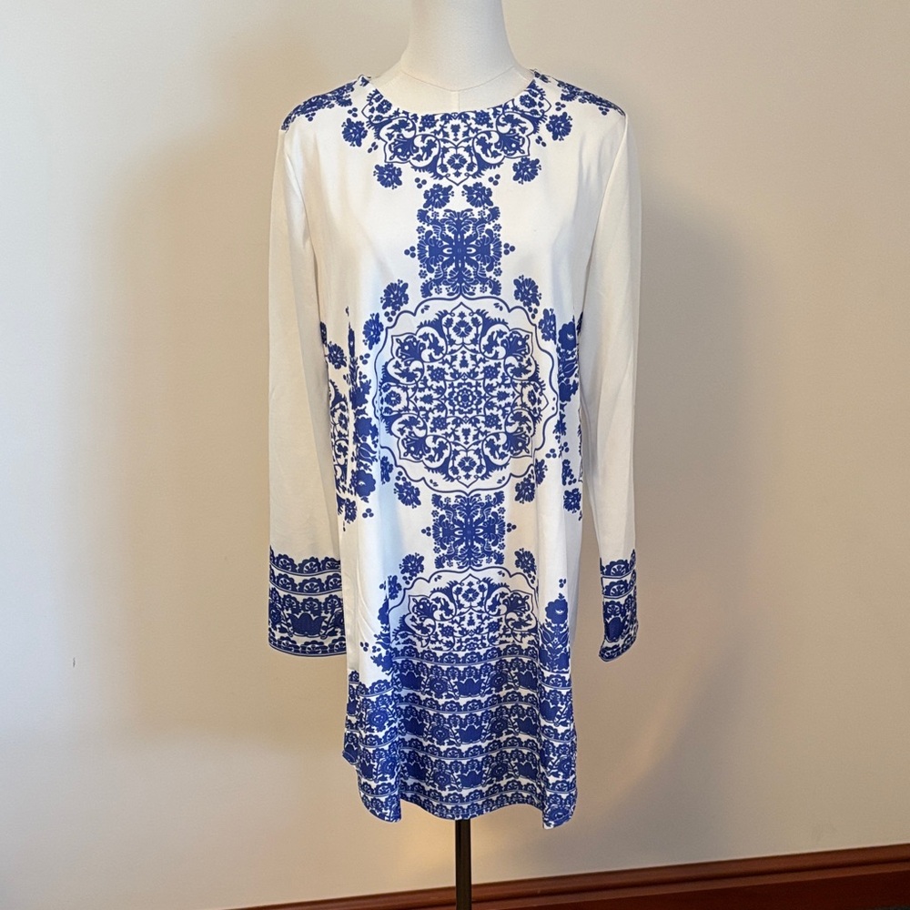 Chic Long Sleeve Dress with Blue Accents